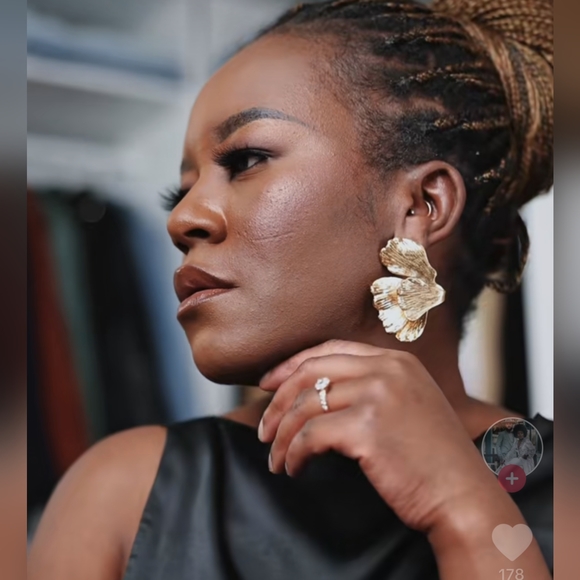 ZARA LEAF EARRINGS GOLDEN NWT - Picture 4 of 16